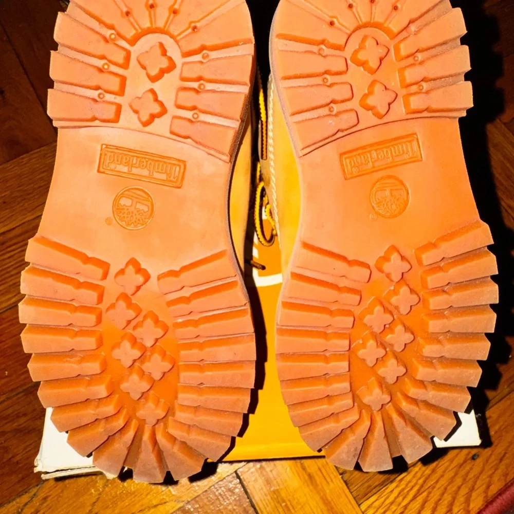 Timberland Wheat Nubuck Toddler Boots - Picture 4 of 6